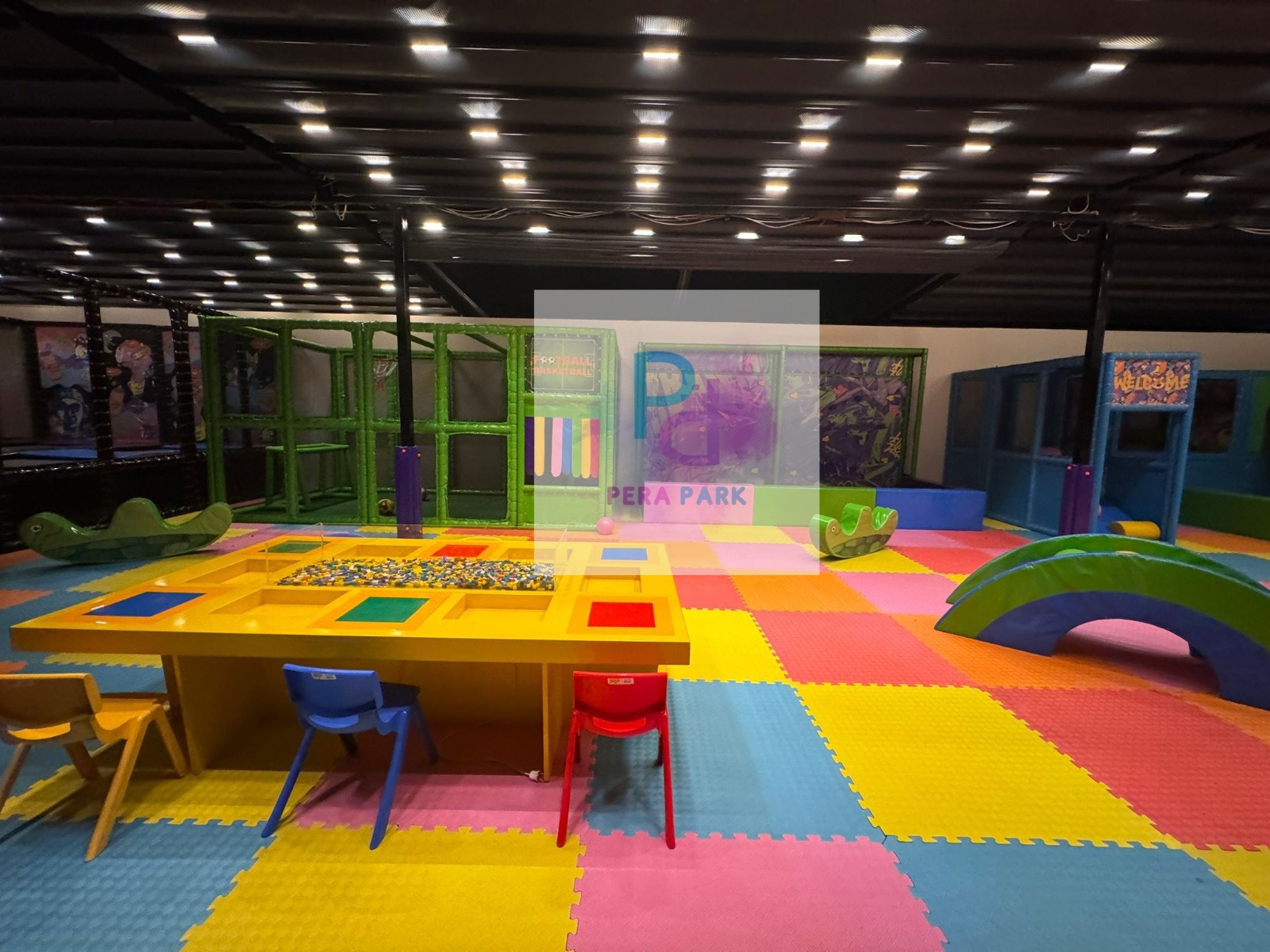 Lego Masası 6 kişilik - Görsel 3